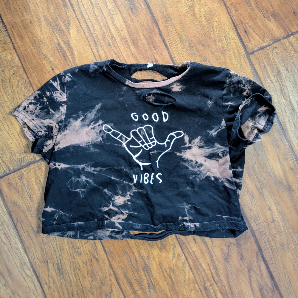 Black and Tan Tie-Dye 'Good Vibes' Crop Top